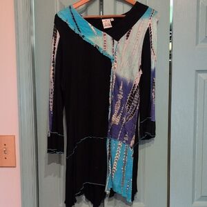 Parsley & Sage Black and Blue Tie-Dye Top